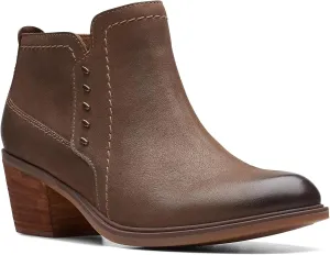 Clarks Unisex Neva Lo Sneaker, Dark Tan L, 0 US Women
