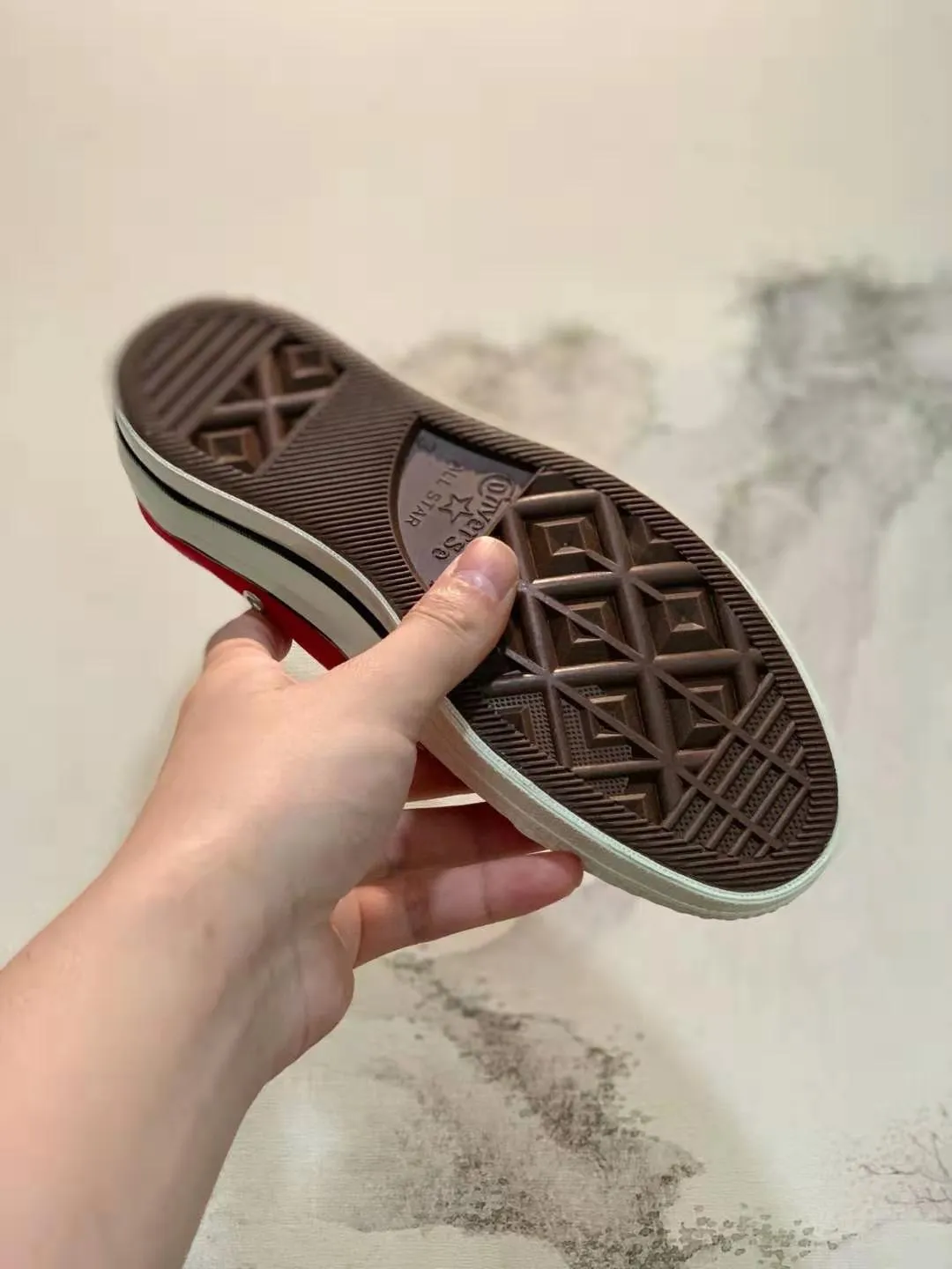 Ivory' Supportive Chuck 70 Ox Efficient communication 'Red