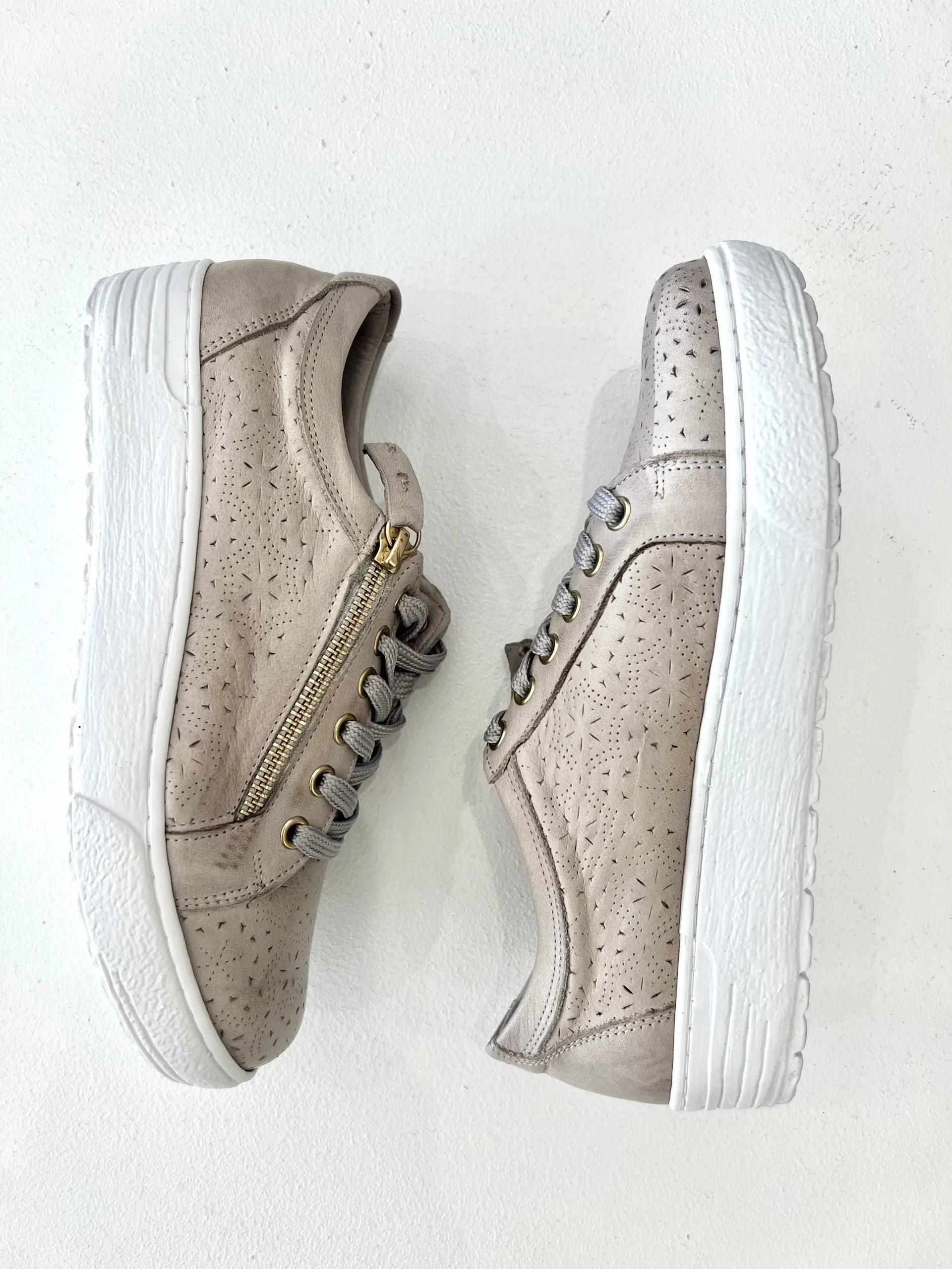 KODA TURKISH LEATHER LACE UP || TAUPE