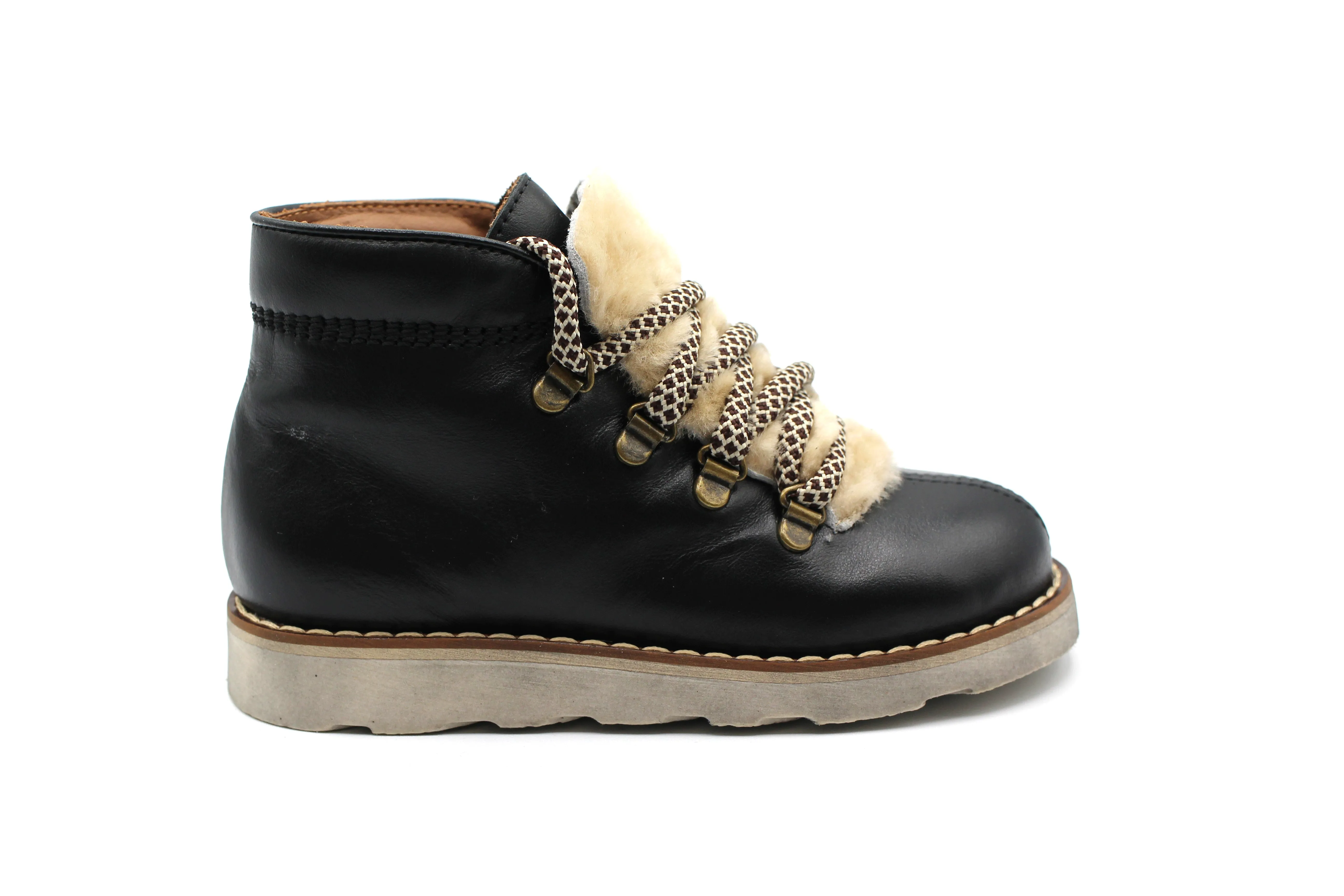 Pepe Black and White Lace With Fur Sneaker