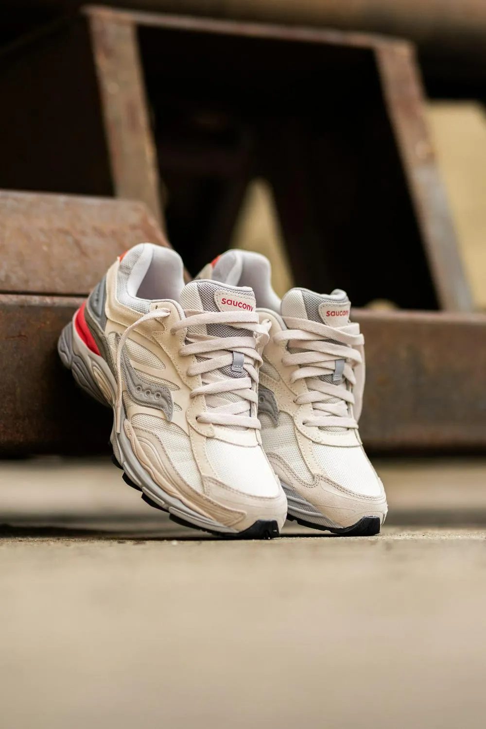 Saucony OG ProGrid Omni 9 Ivory Off White Grey Red Orange S70845-1 Trainer