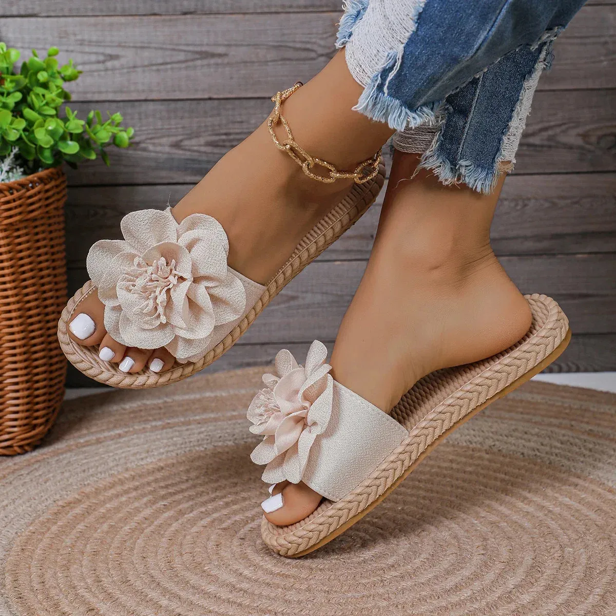 Women's Lightweight slippers with flower