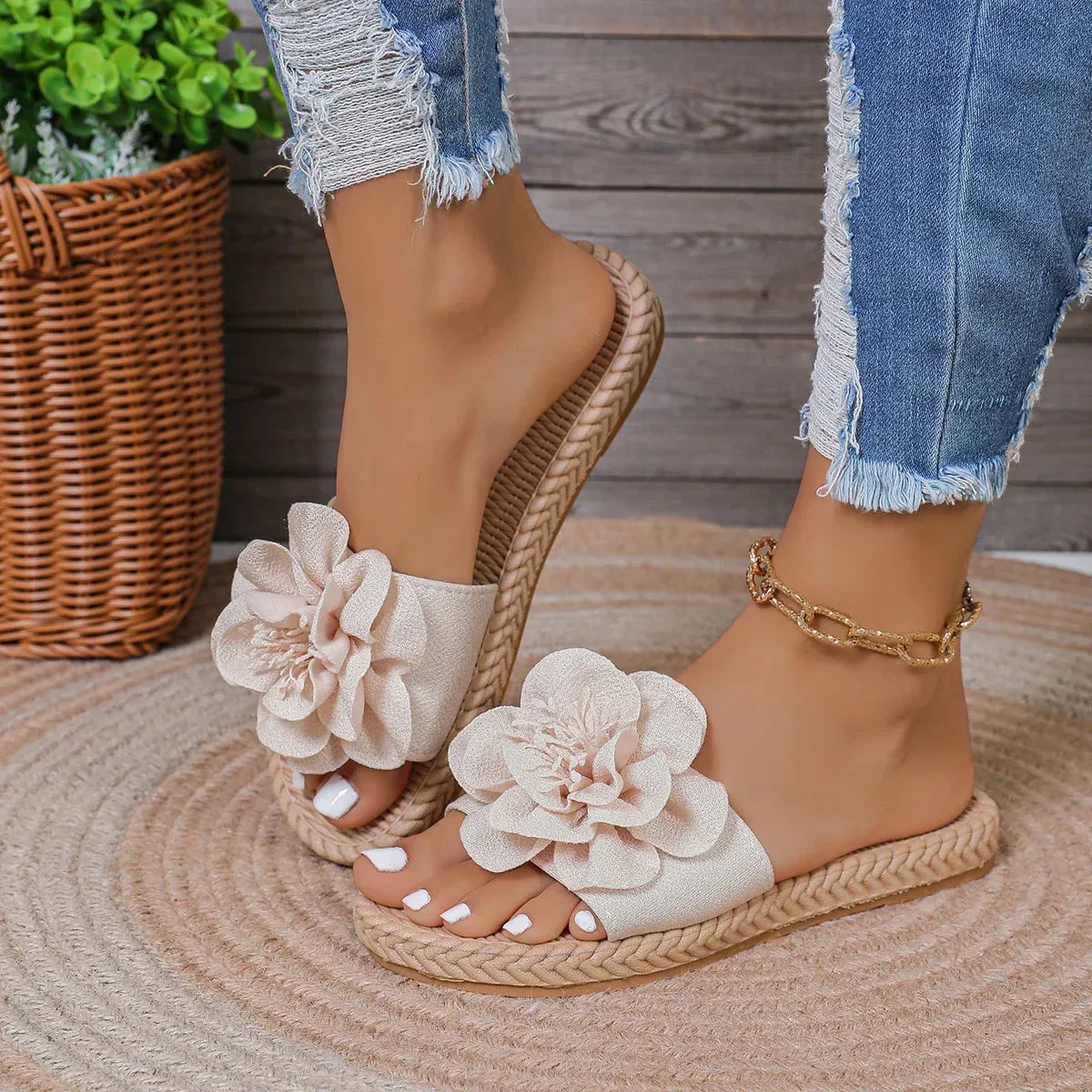 Women's Lightweight slippers with flower