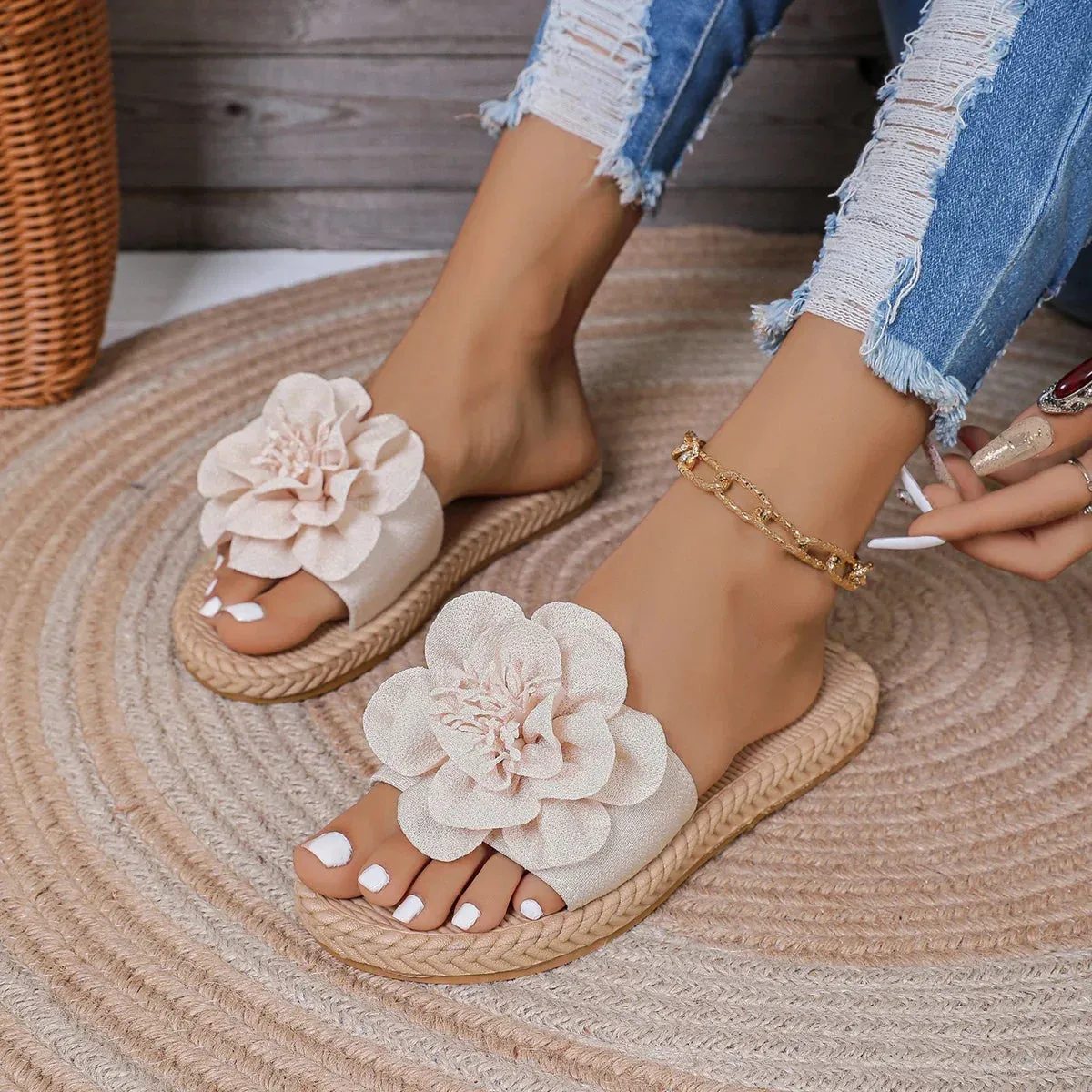 Women's Lightweight slippers with flower