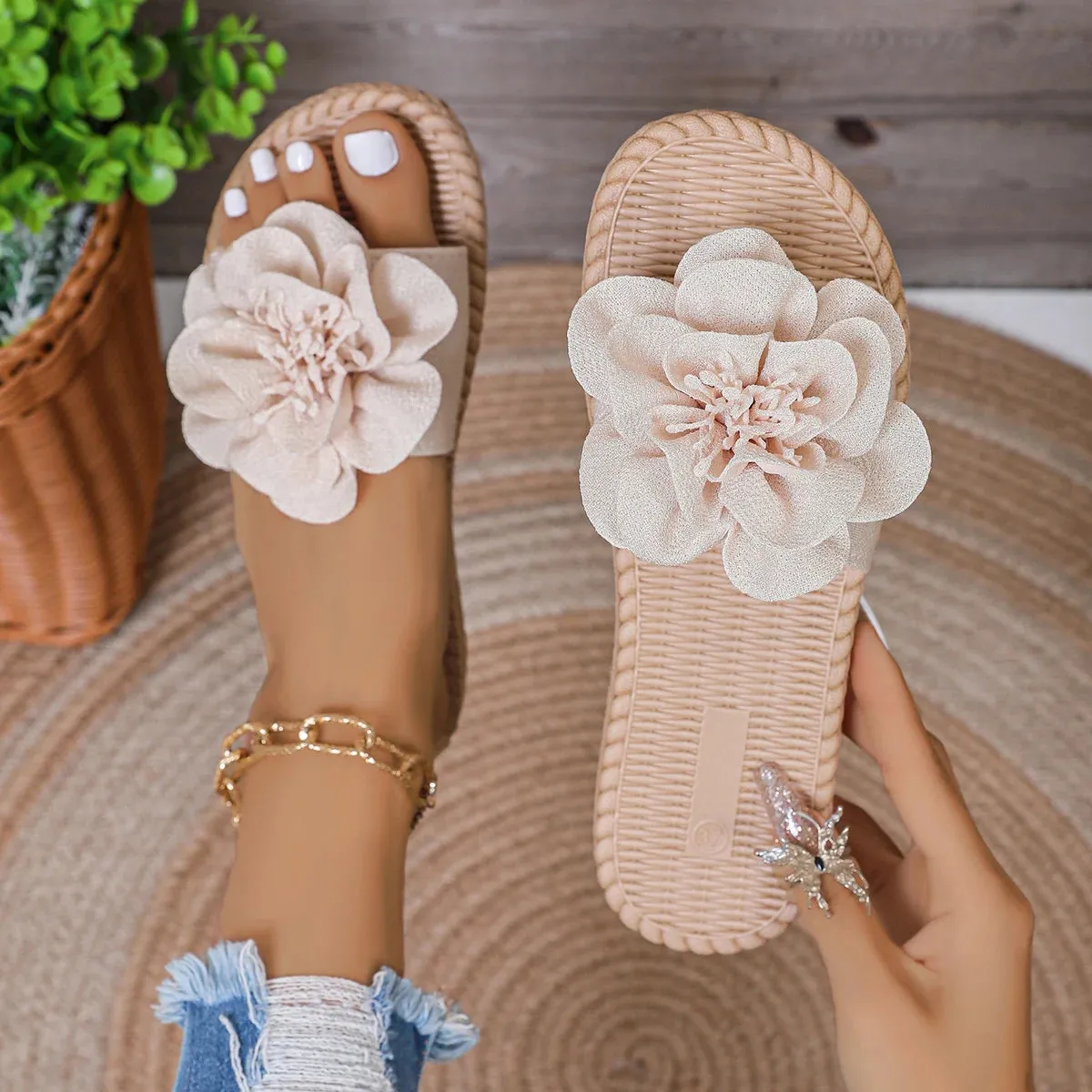 Women's Lightweight slippers with flower