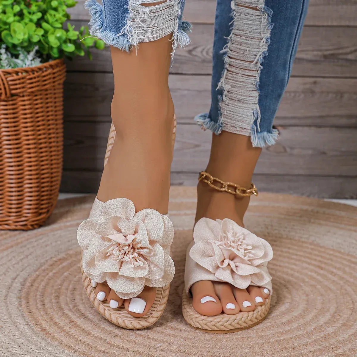 Women's Lightweight slippers with flower